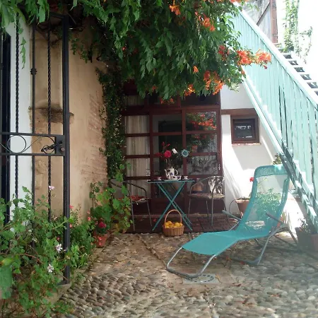 Patio Del Limonero アパート